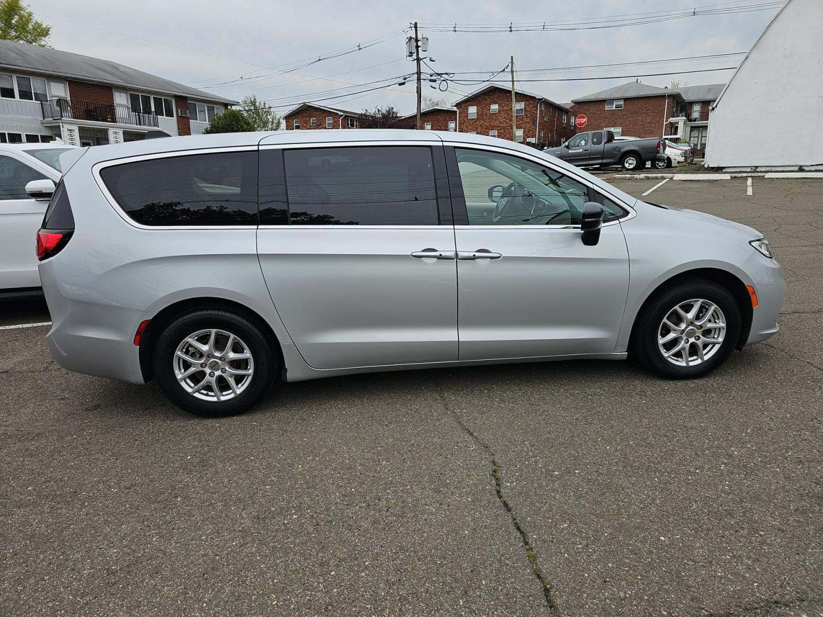 2024 Chrysler Pacifica Touring L FWD