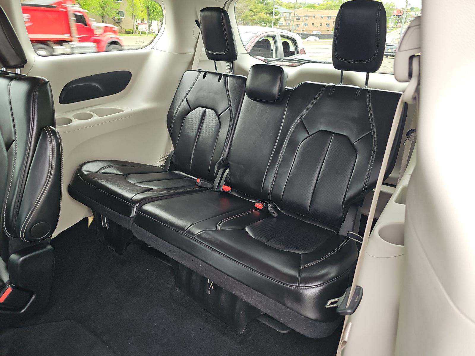 2024 Chrysler Pacifica Touring L FWD