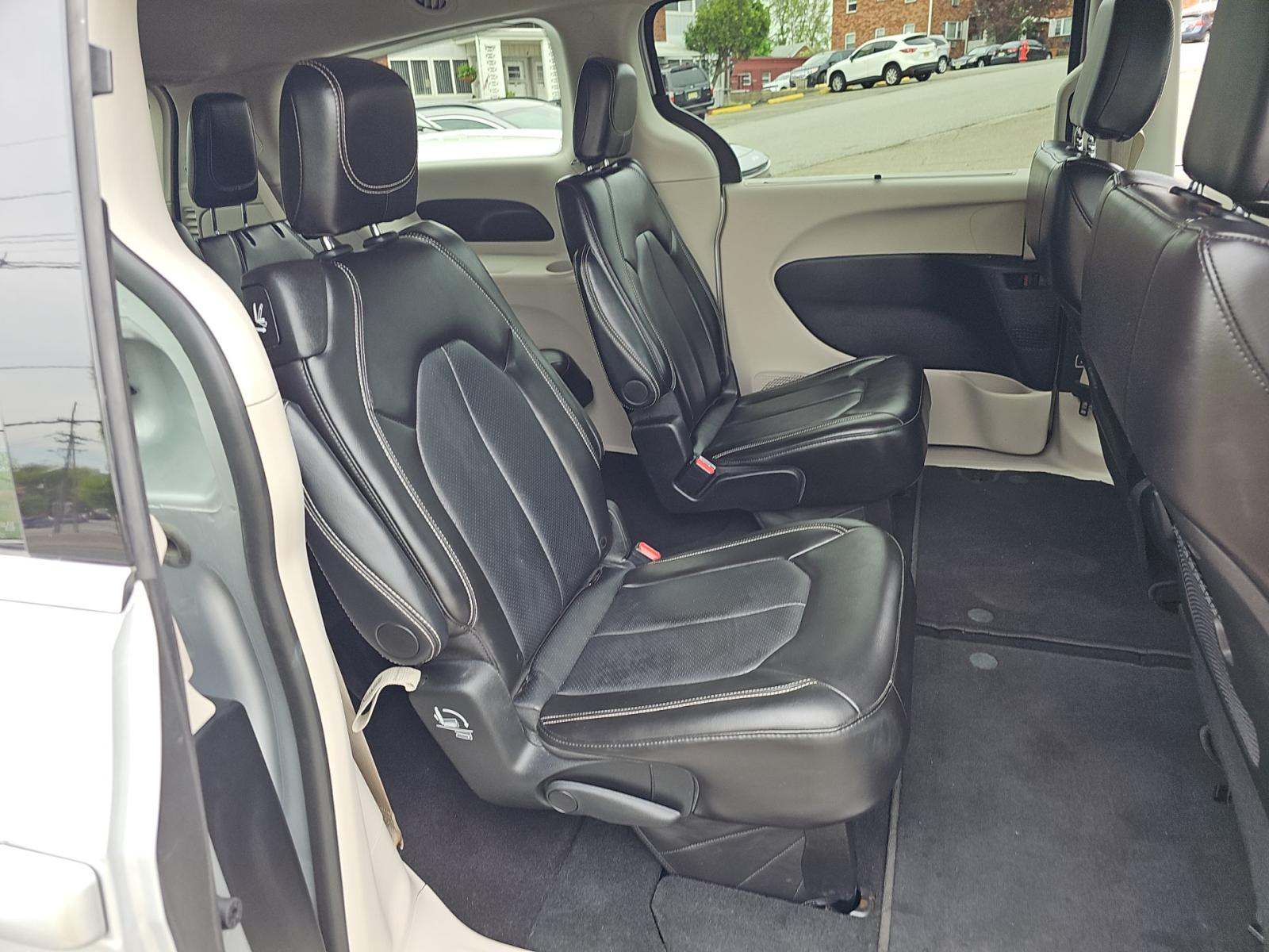 2024 Chrysler Pacifica Touring L FWD