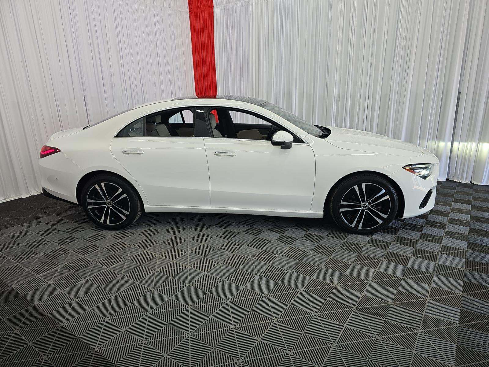 MERCEDES-BENZ CLA - 4