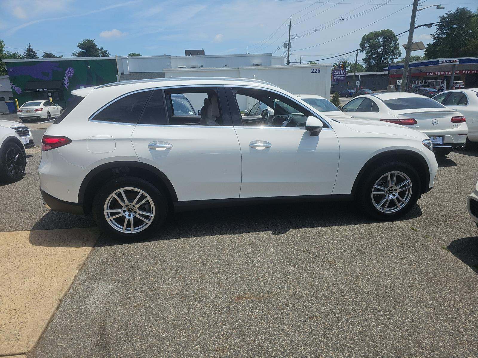 2023 Mercedes-Benz GLC GLC 300 AWD
