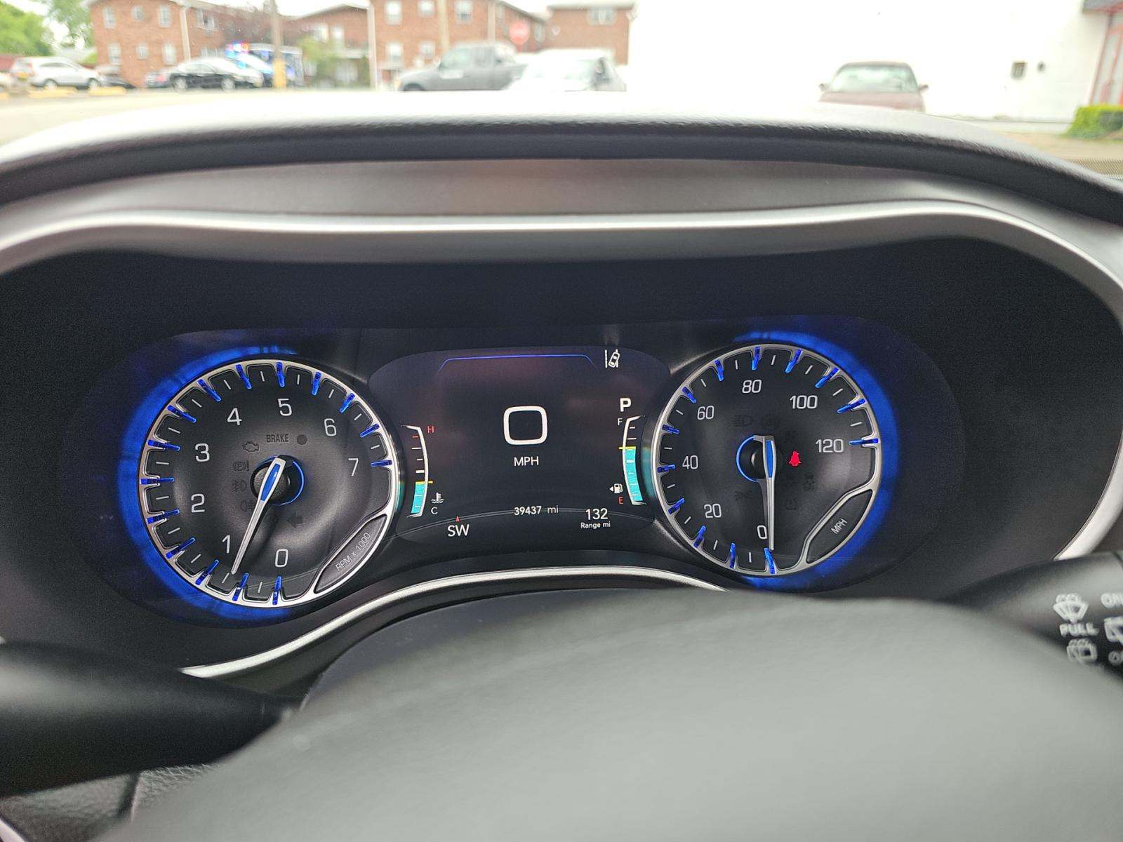 2025 Chrysler Pacifica Select FWD