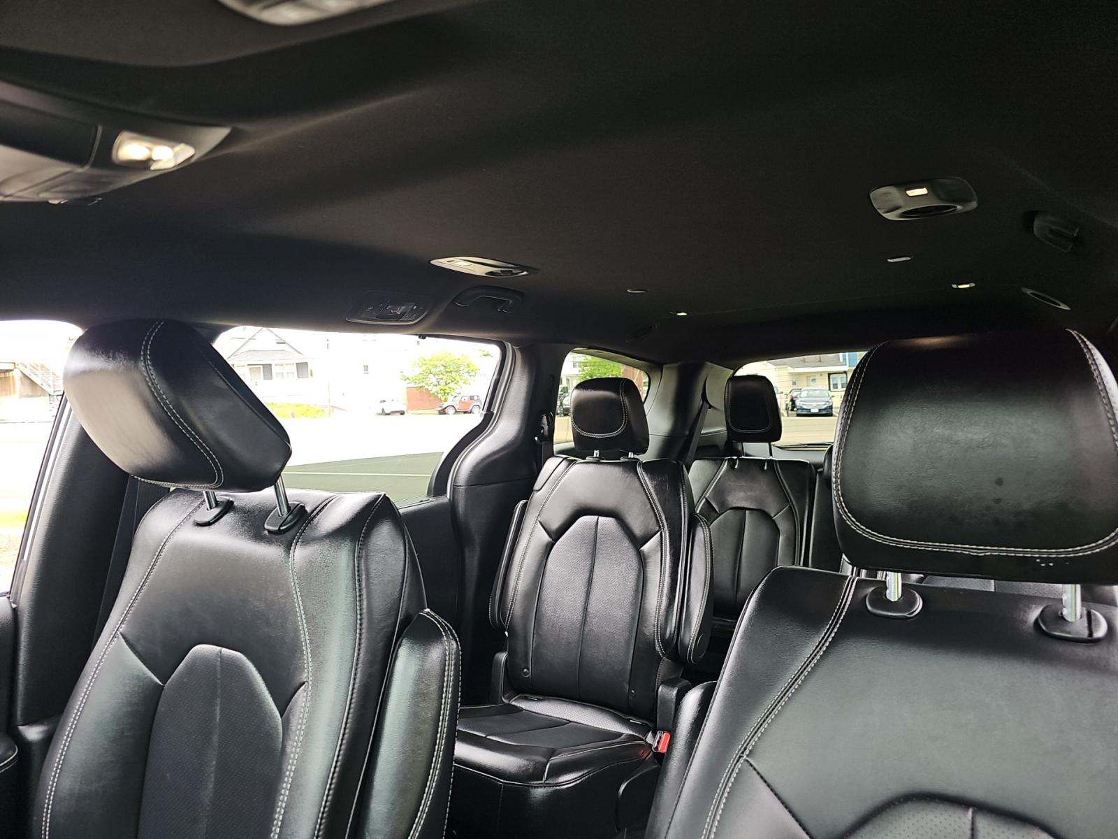 2025 Chrysler Pacifica Select FWD