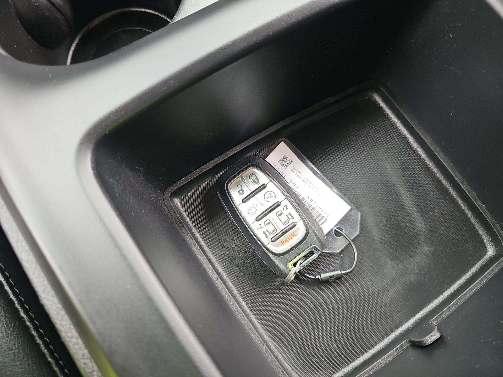 2025 Chrysler Pacifica Select FWD