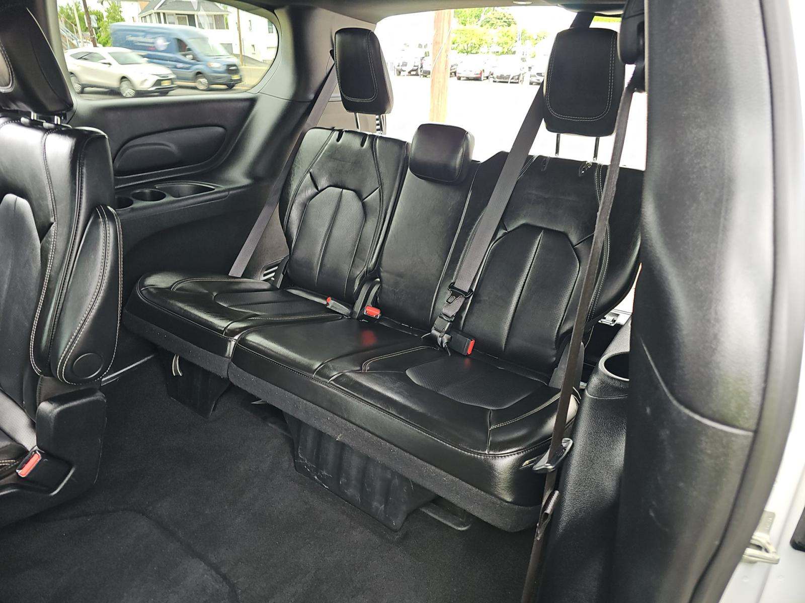 2025 Chrysler Pacifica Select FWD