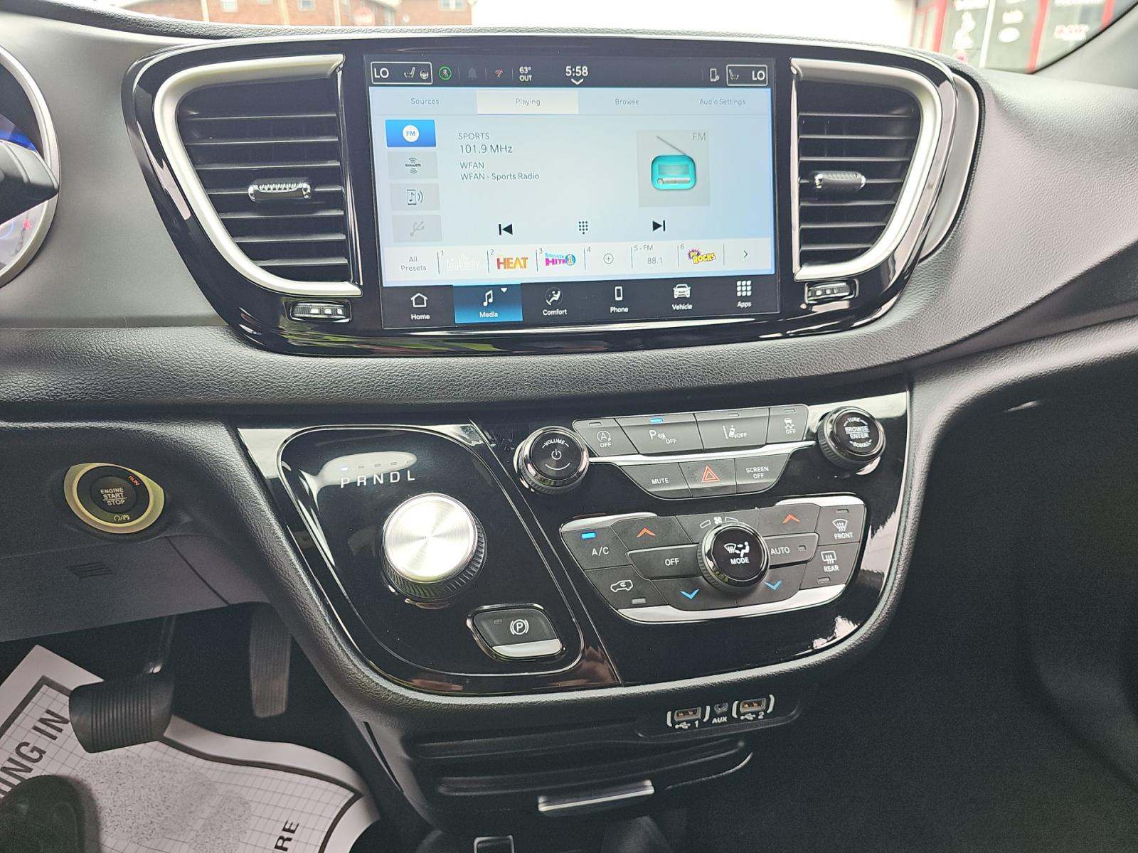 2025 Chrysler Pacifica Select FWD