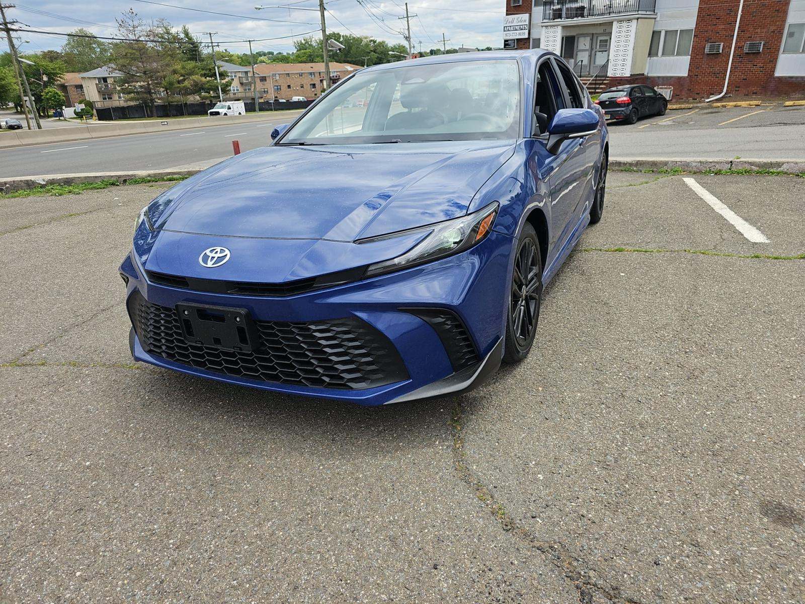 TOYOTA CAMRY - 1