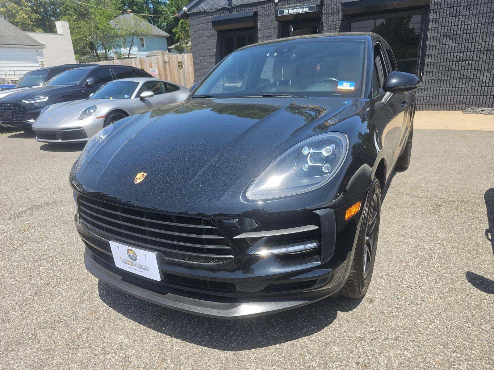 2020 Porsche Macan Base AWD
