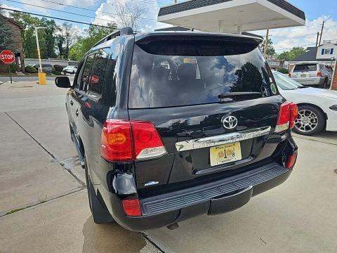 2013 Toyota Land Cruiser Base AWD