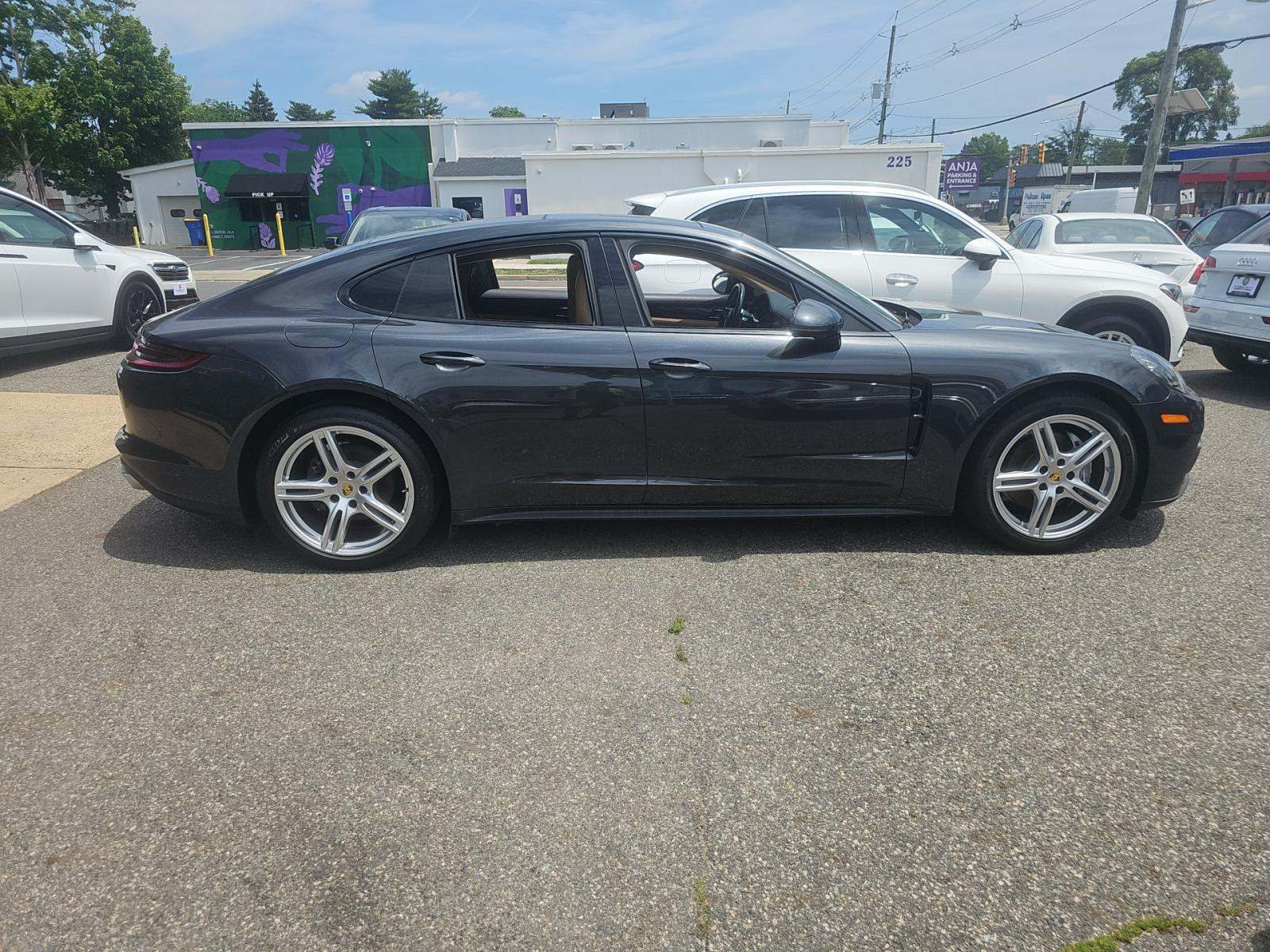 2017 Porsche Panamera 4 AWD