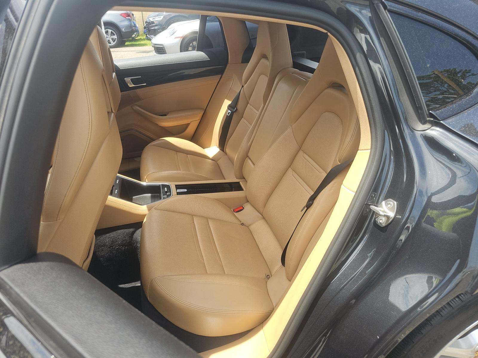 2017 Porsche Panamera 4 AWD