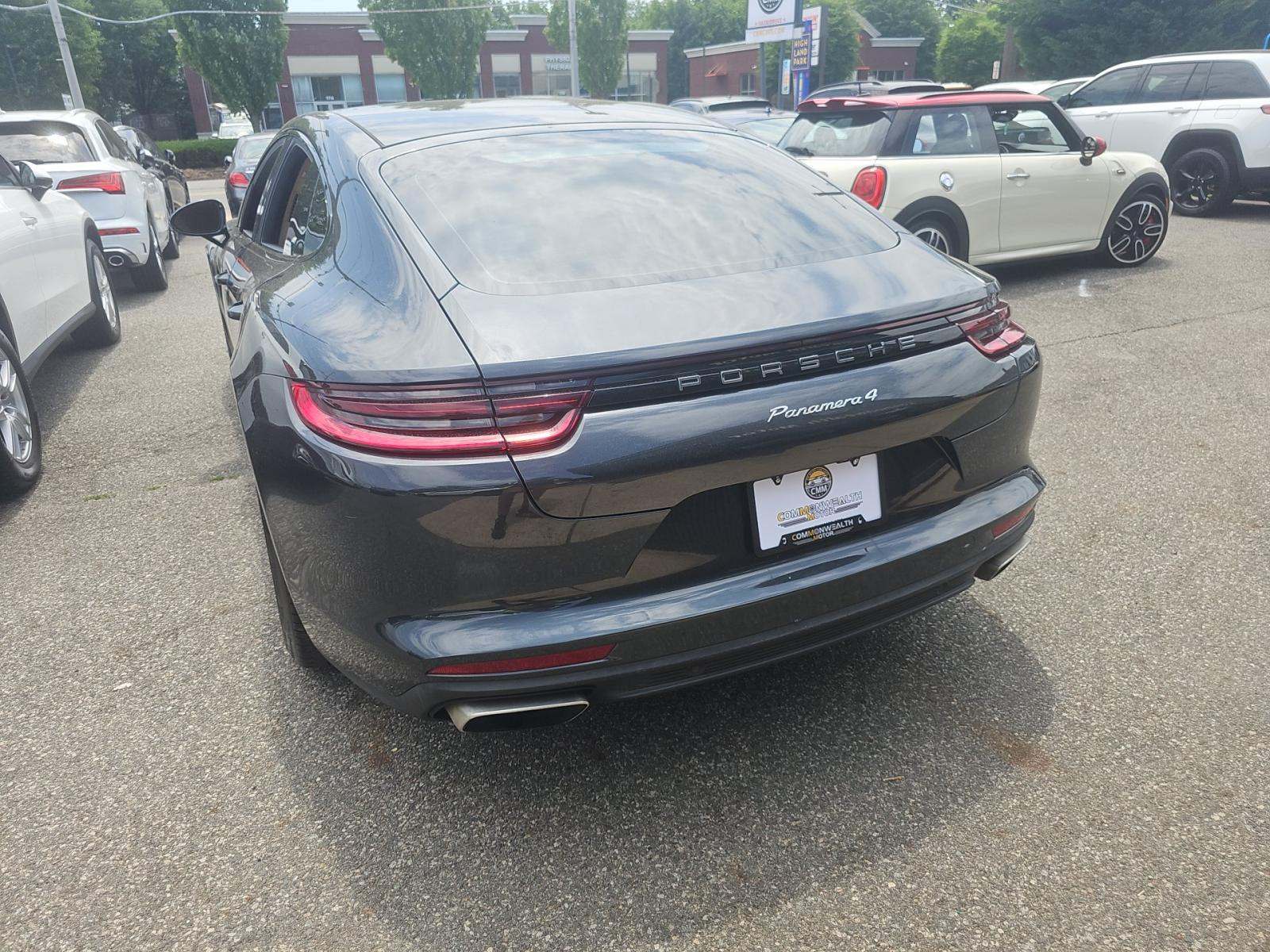 2017 Porsche Panamera 4 AWD