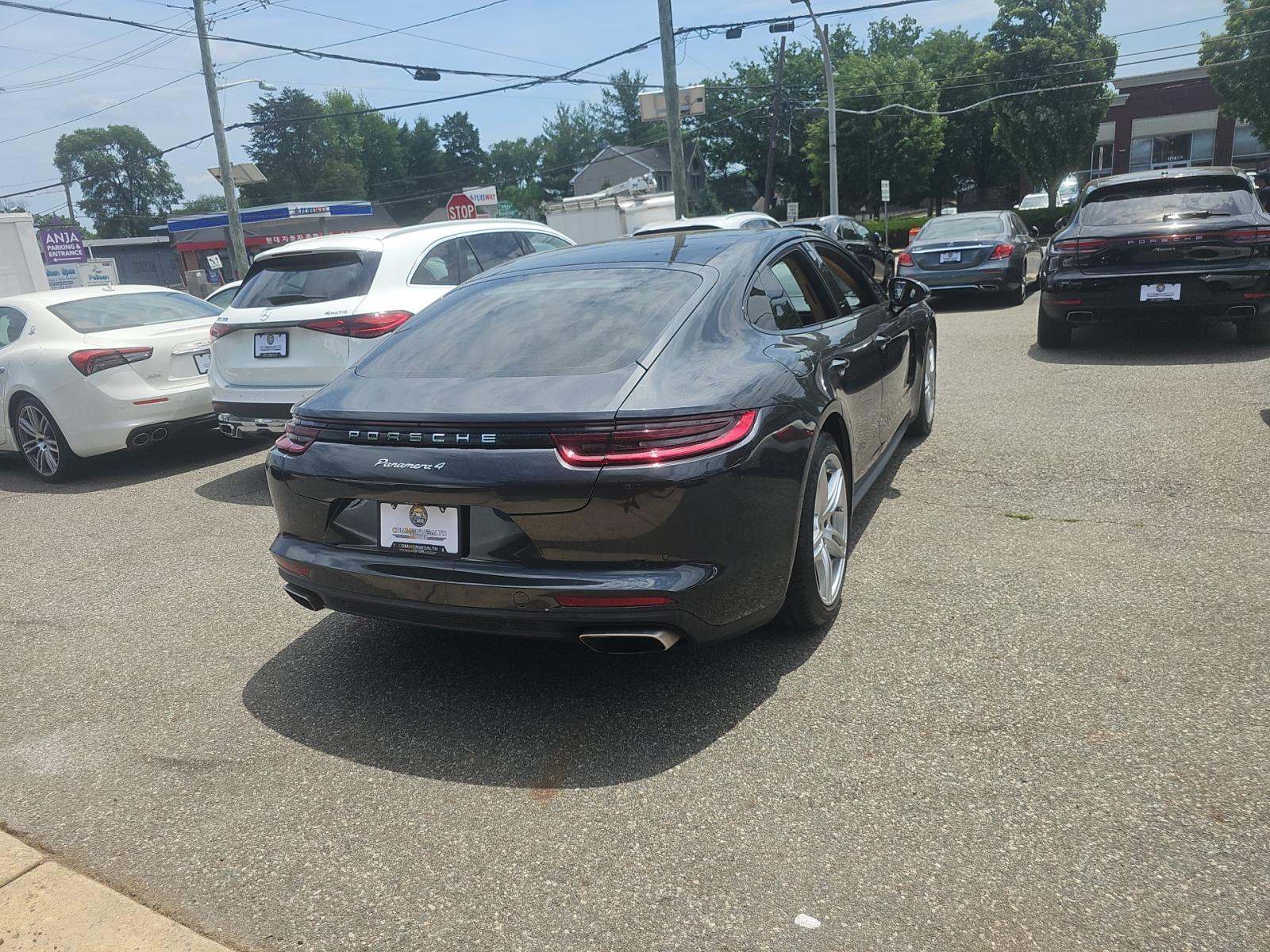 2017 Porsche Panamera 4 AWD