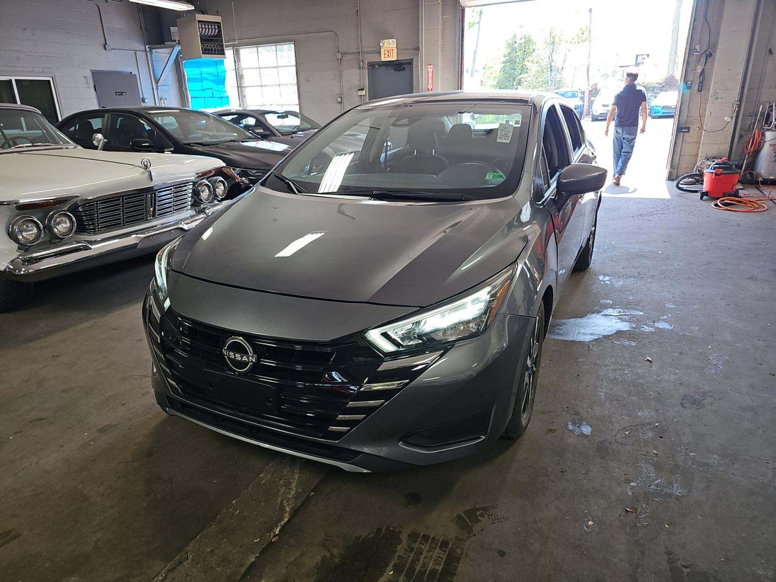 NISSAN VERSA - 1
