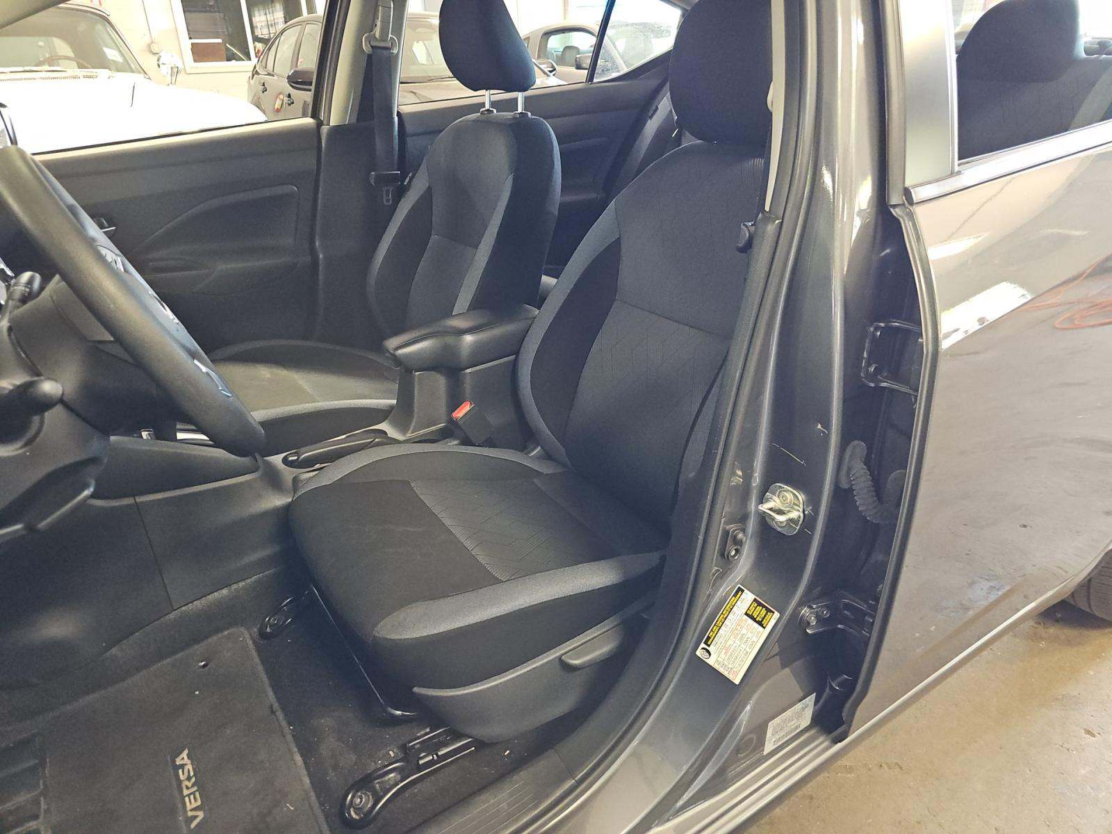 NISSAN VERSA - 6