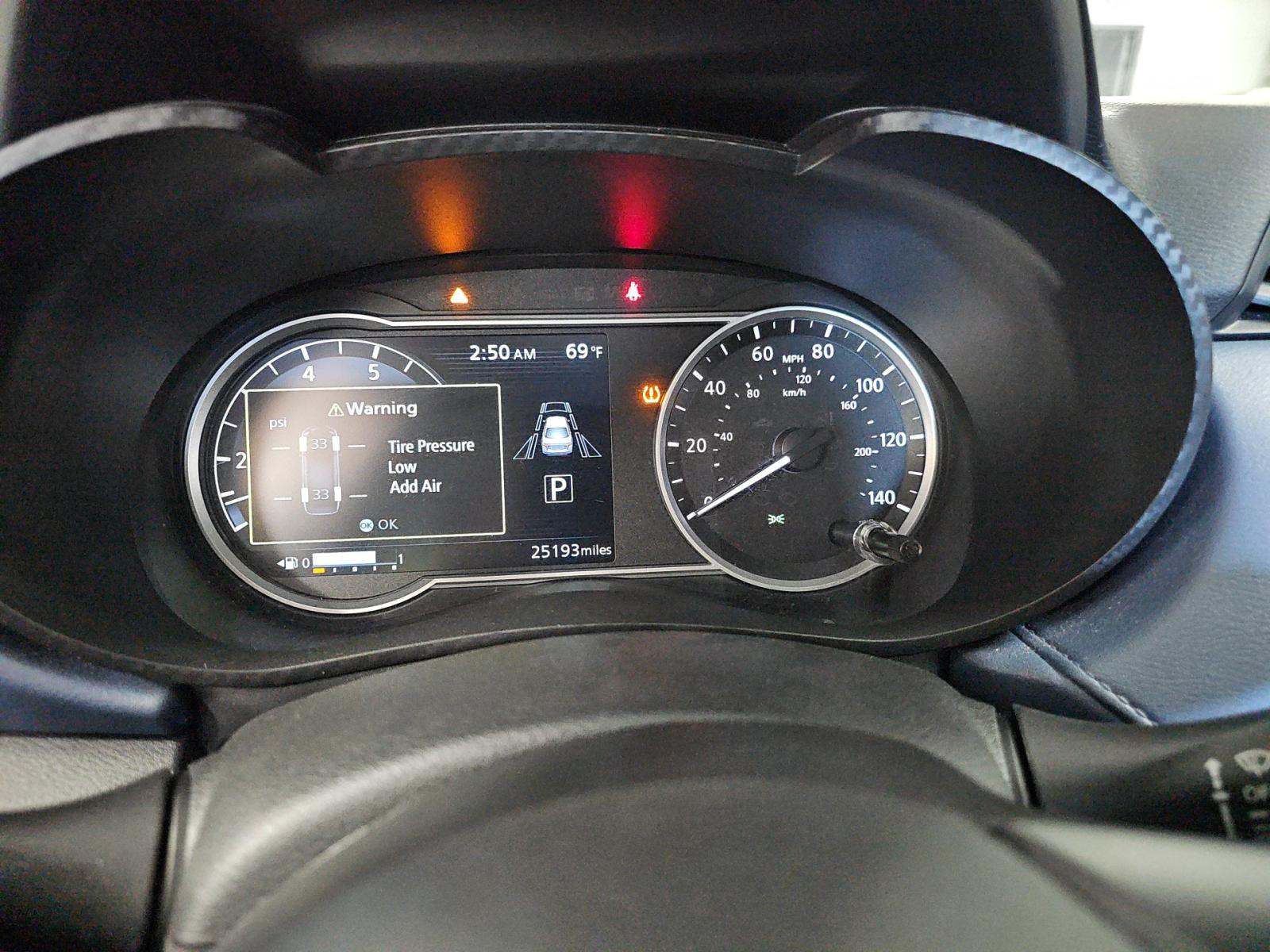NISSAN VERSA - 9