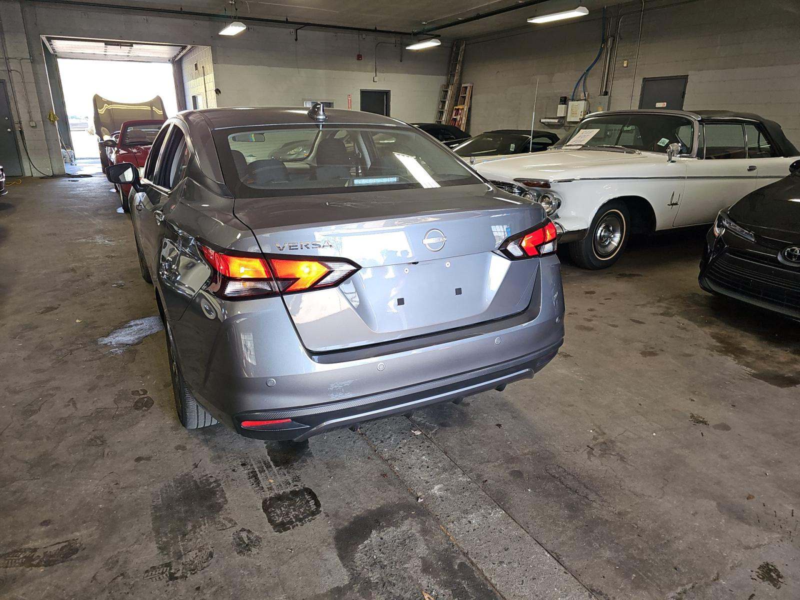 NISSAN VERSA - 2