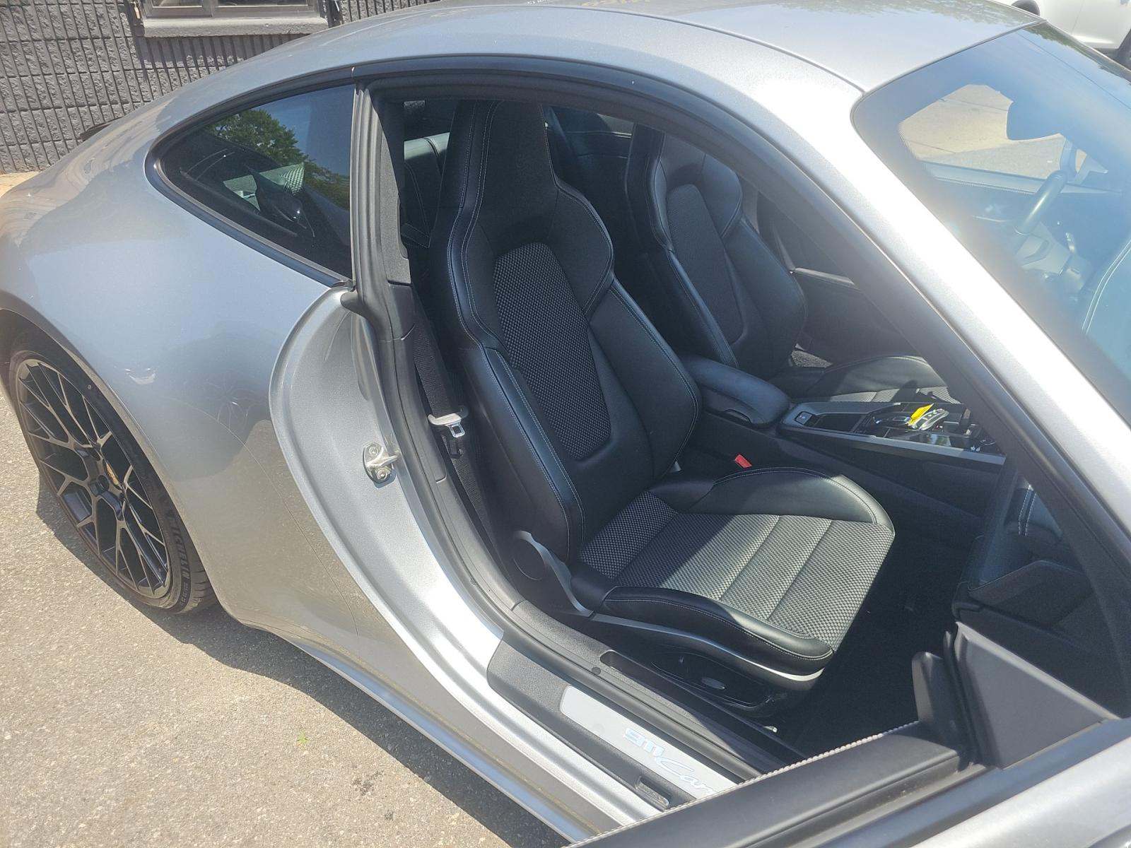 2022 Porsche 911 Carrera RWD