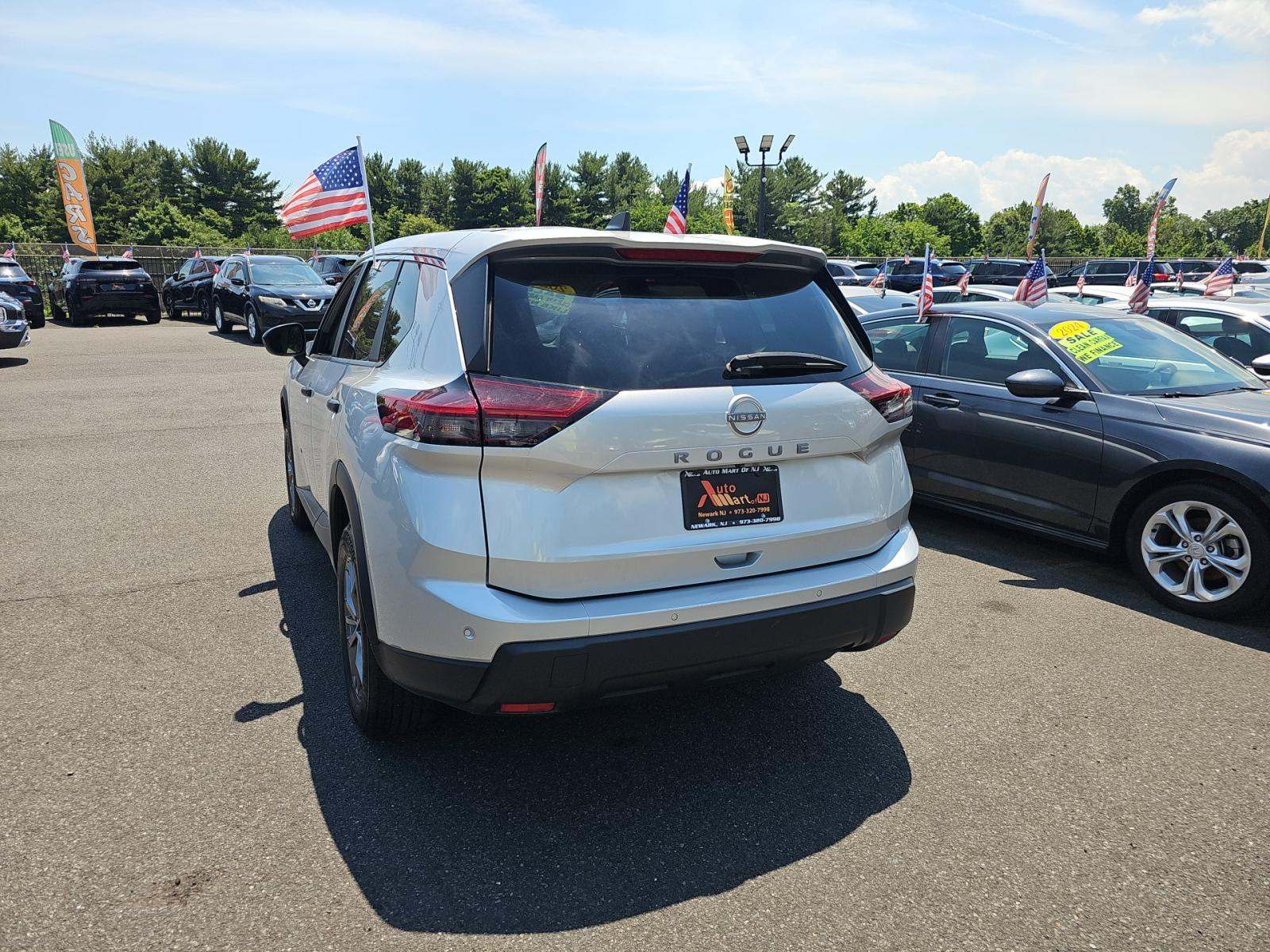 2024 Nissan Rogue S FWD