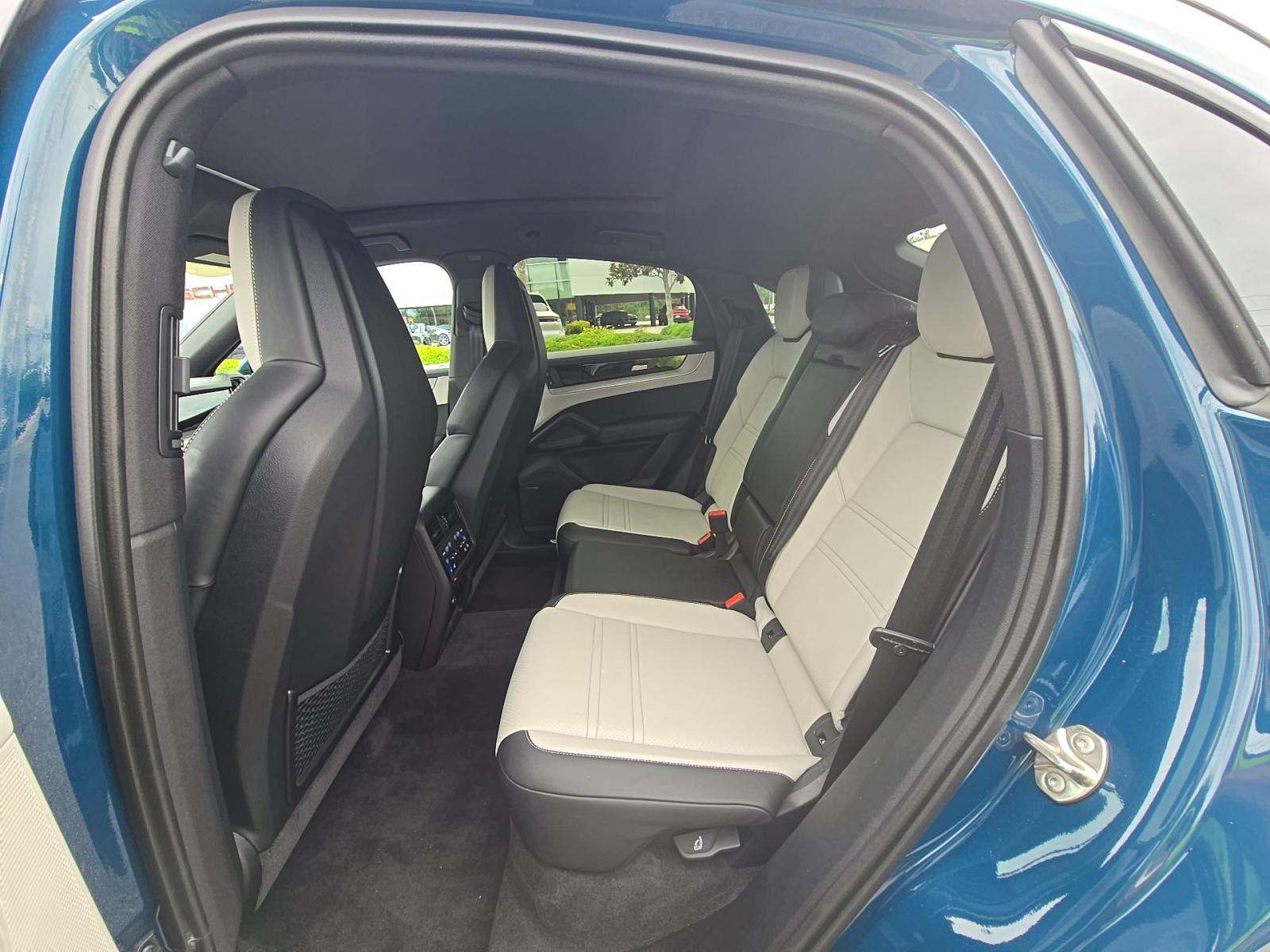 PORSCHE CAYENNE - 9