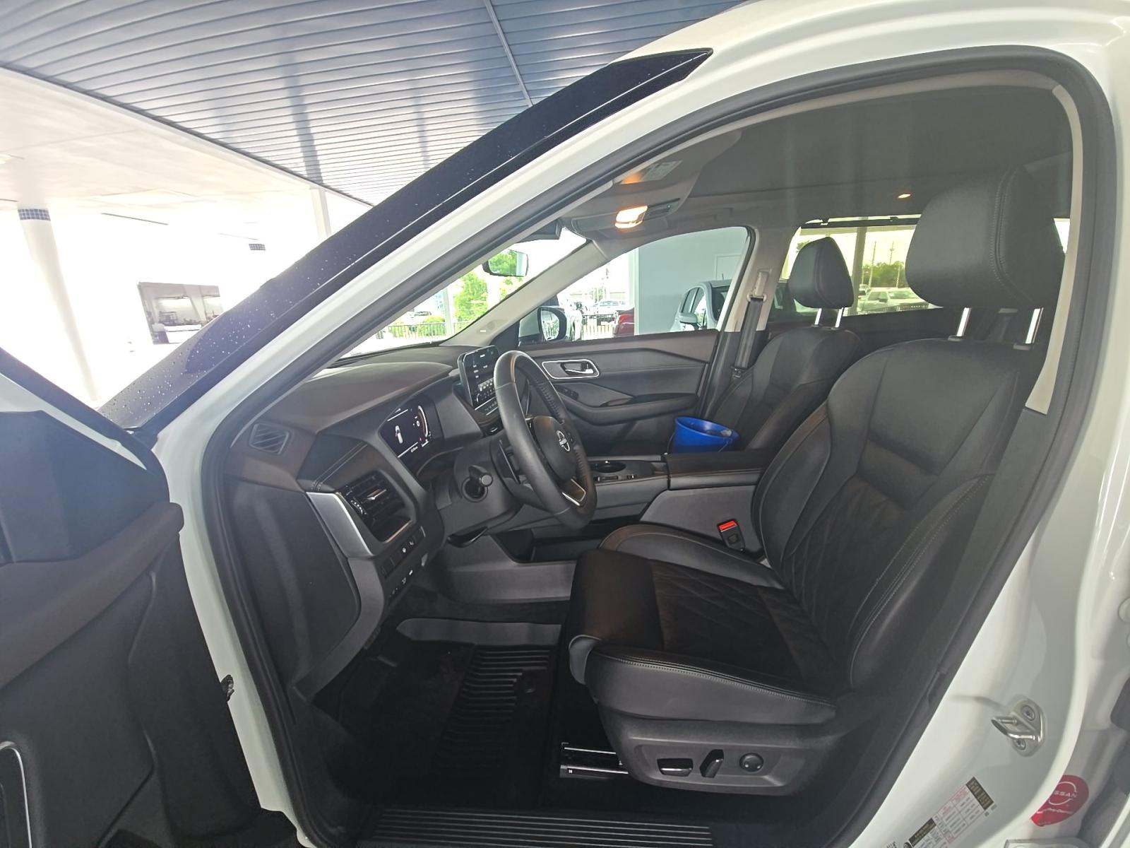 2023 Nissan Rogue Platinum FWD