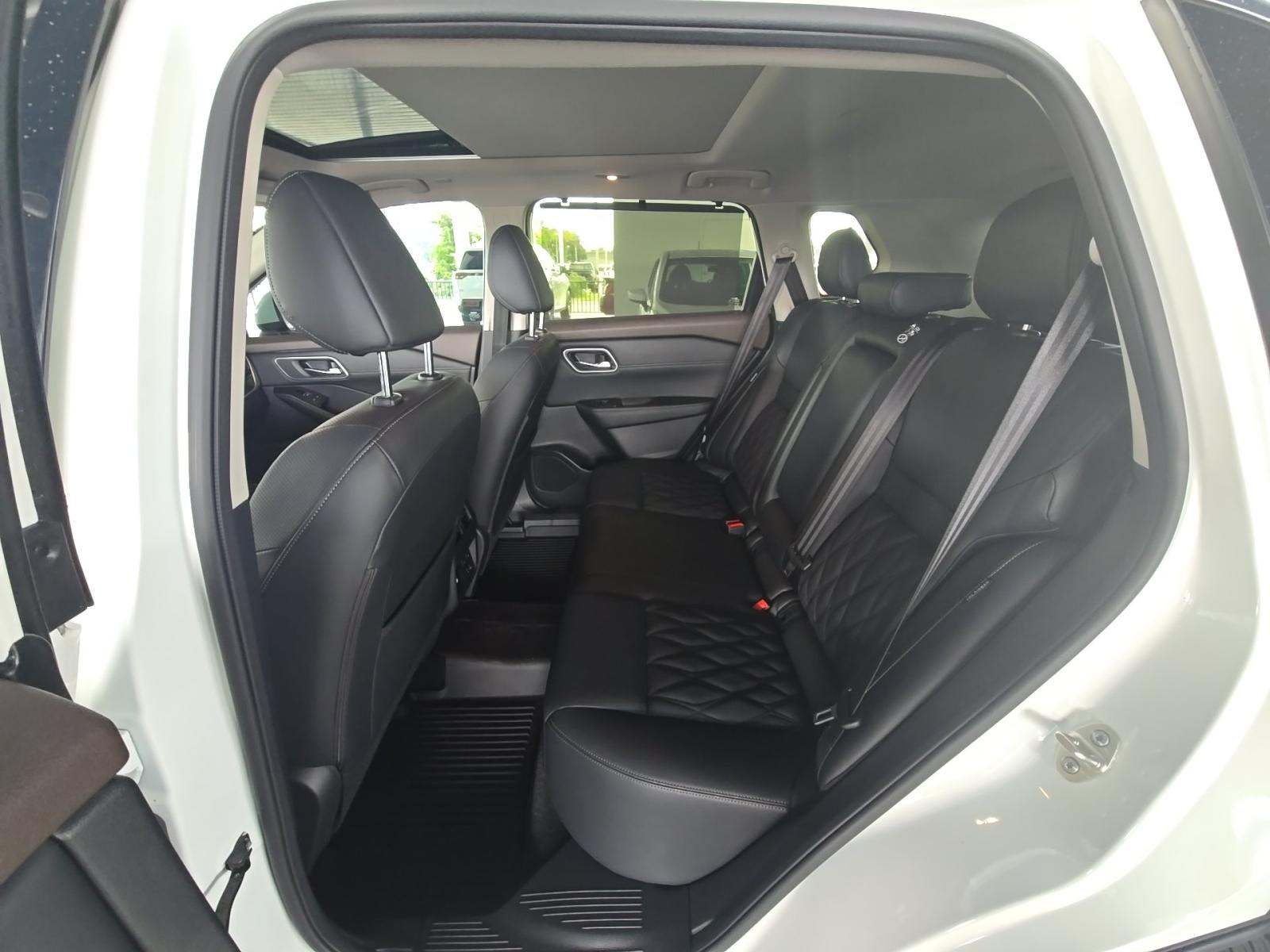 2023 Nissan Rogue Platinum FWD