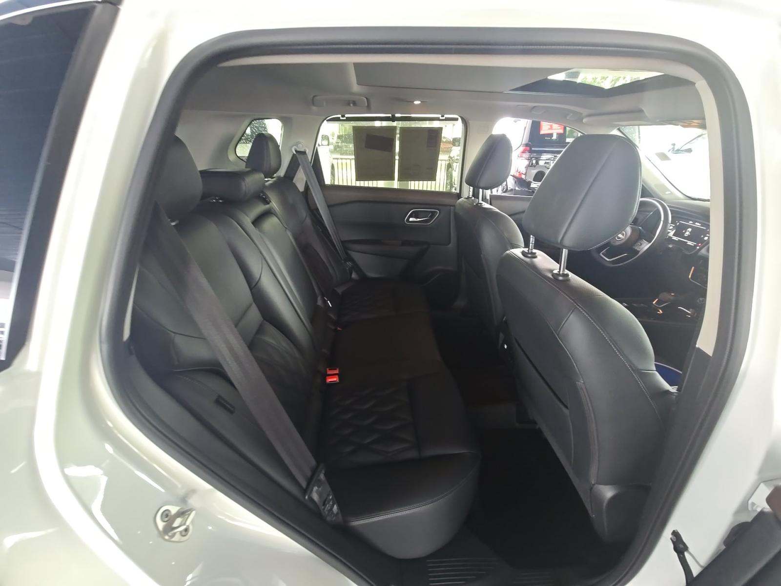 2023 Nissan Rogue Platinum FWD
