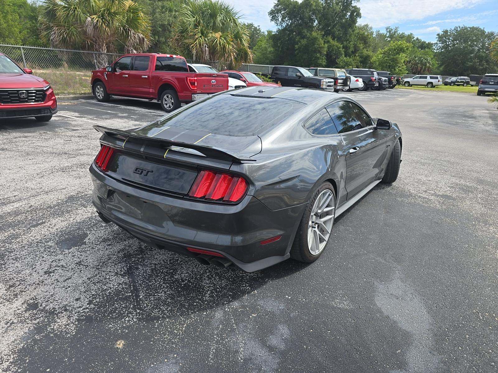 2017 Ford Mustang GT Premium RWD