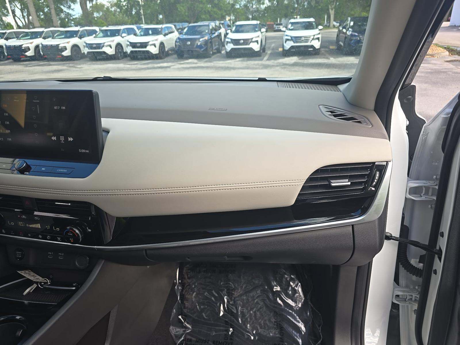 2025 Nissan Rogue SL FWD