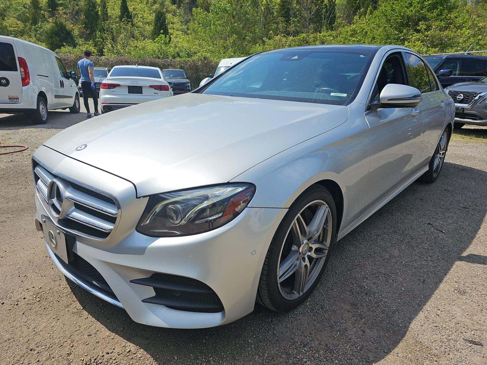 MERCEDES-BENZ E-CLASS - 1