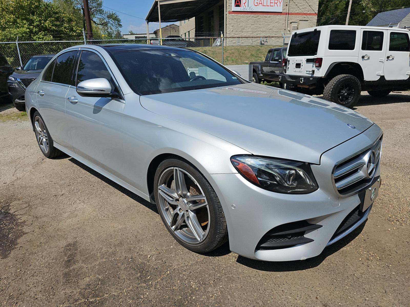 MERCEDES-BENZ E-CLASS - 4