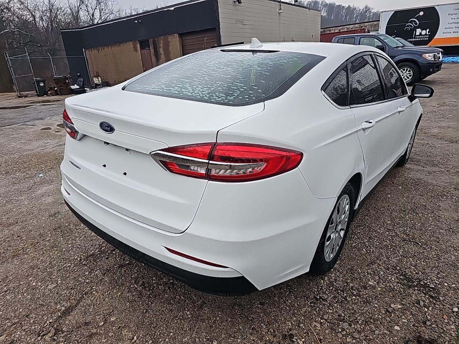 FORD FUSION - 3