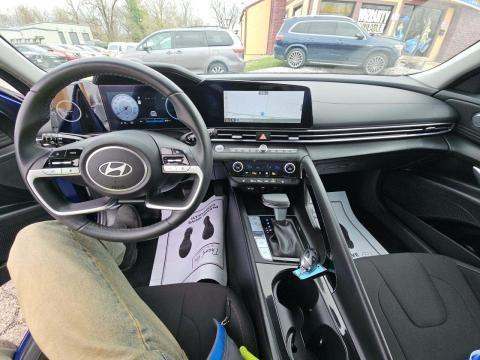 HYUNDAI SEL CONVENIENCE - 10