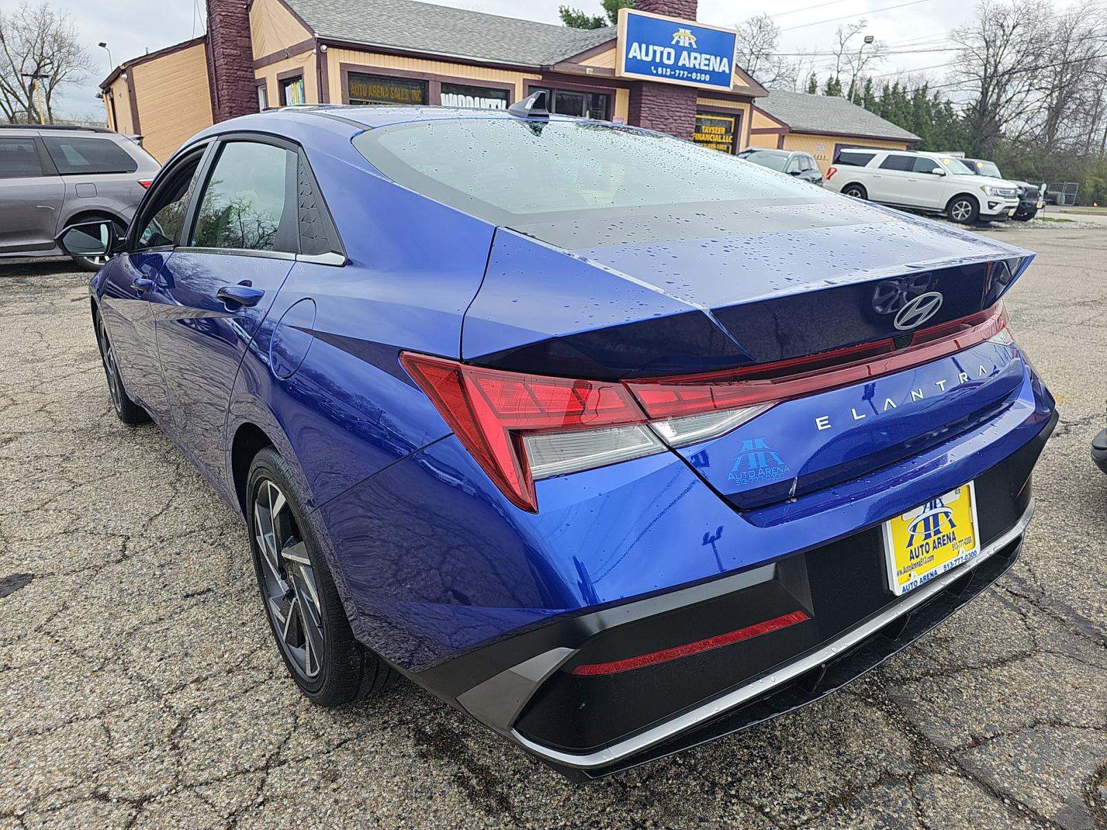 HYUNDAI SEL CONVENIENCE - 2