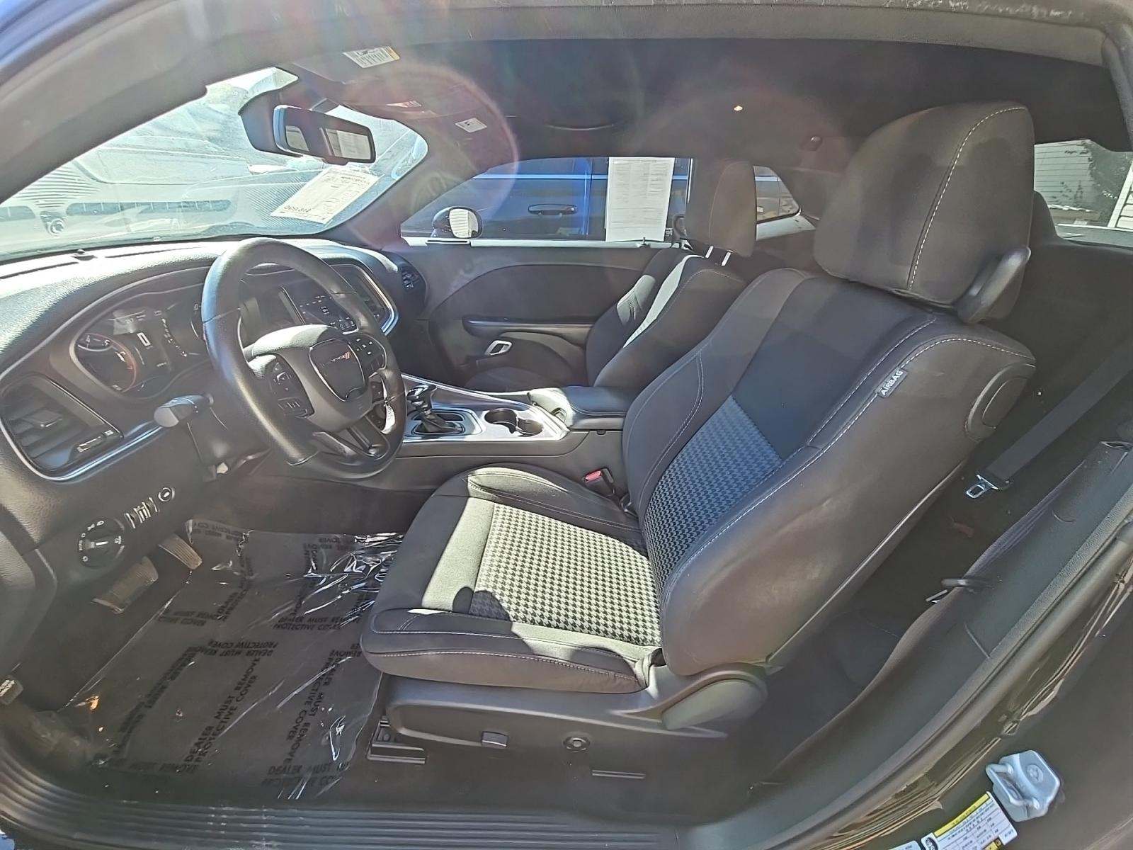 2018 Dodge Challenger SXT RWD