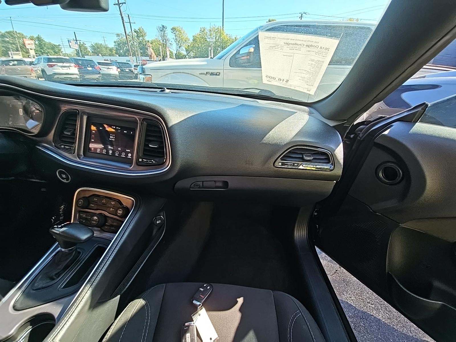 2018 Dodge Challenger SXT RWD