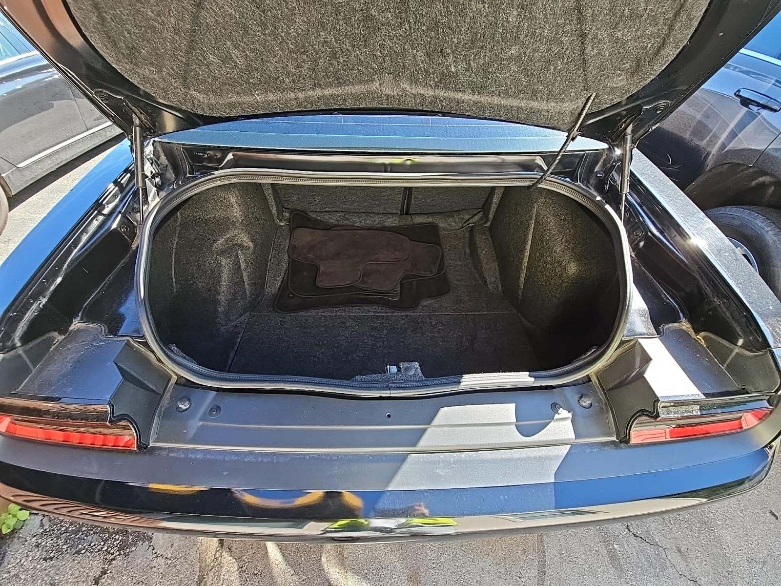 2018 Dodge Challenger SXT RWD