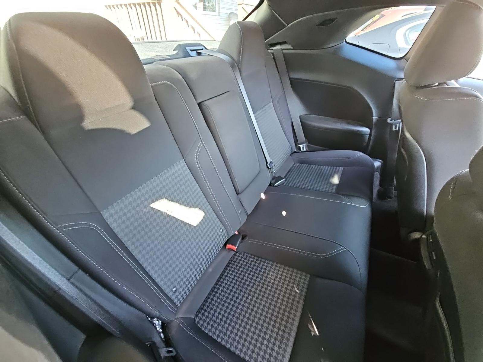 2018 Dodge Challenger SXT RWD