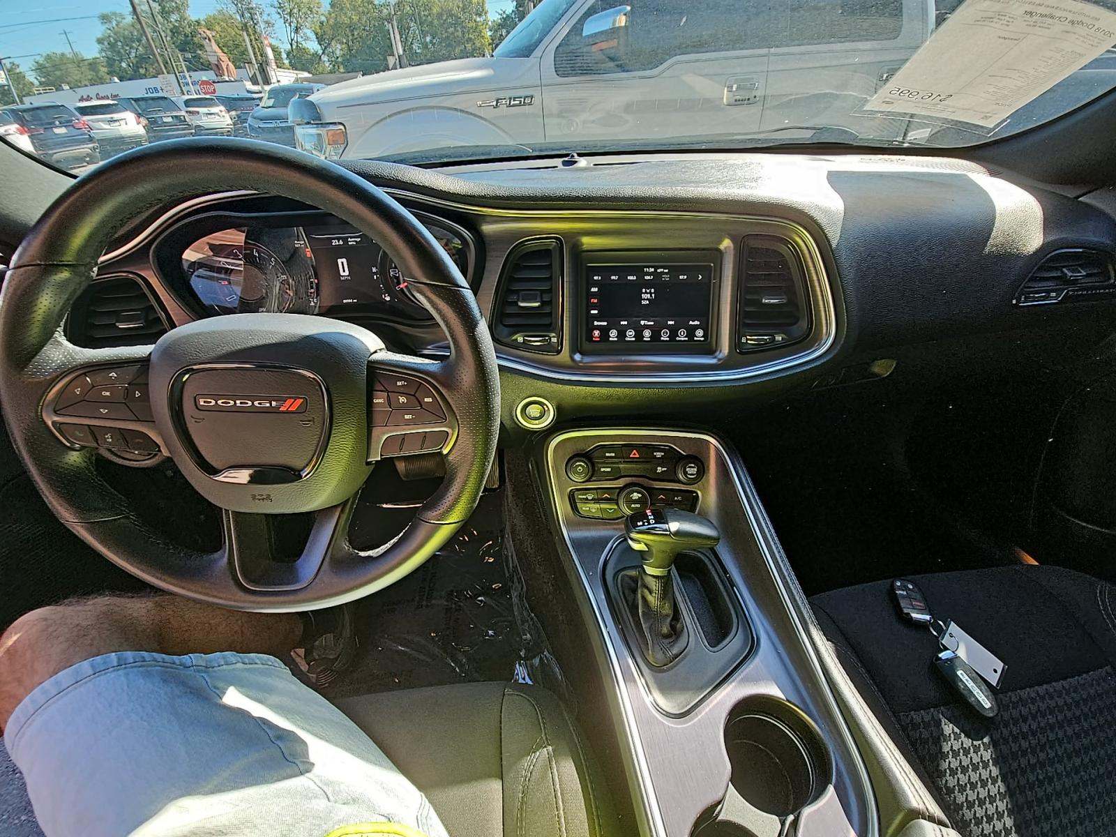 2018 Dodge Challenger SXT RWD