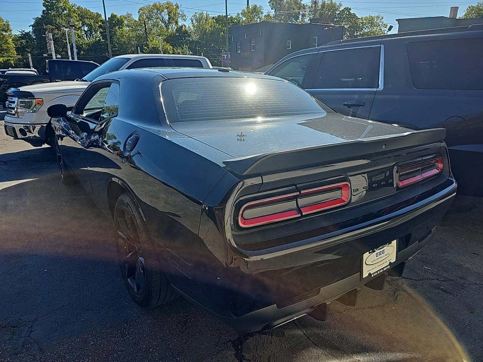 2018 Dodge Challenger SXT RWD