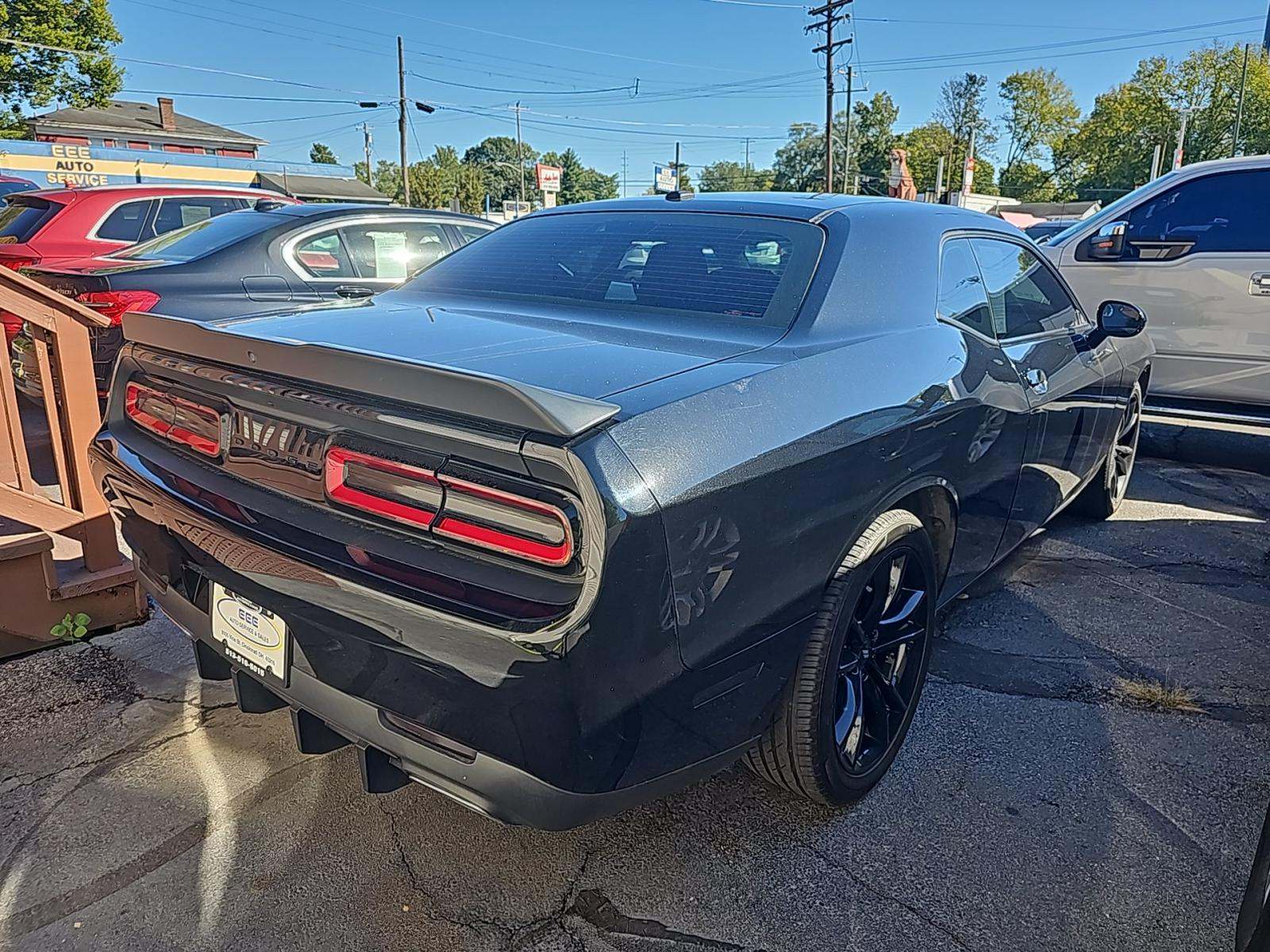 2018 Dodge Challenger SXT RWD