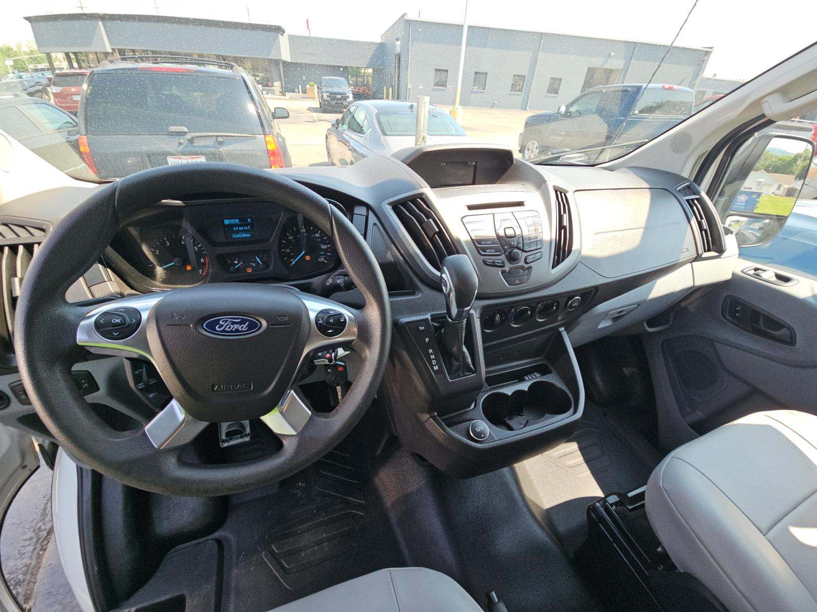 FORD TRANSIT 150 - 10
