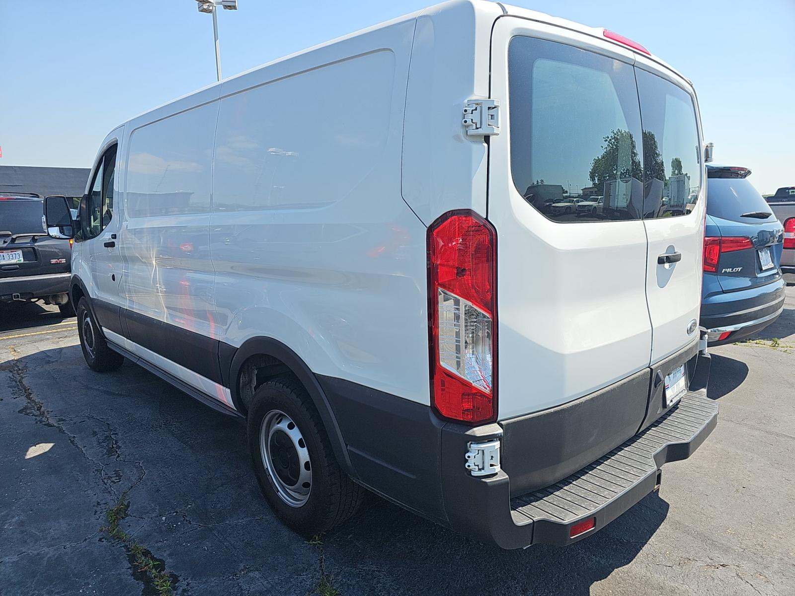 FORD TRANSIT 150 - 2