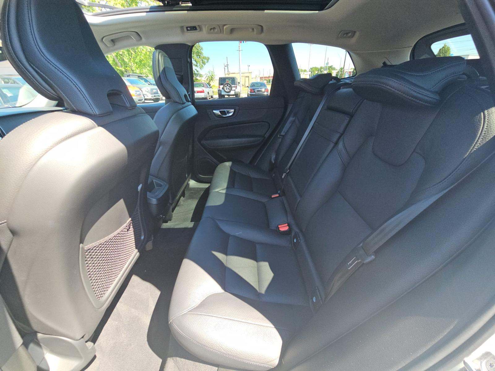 2020 Volvo XC60 T6 Momentum AWD
