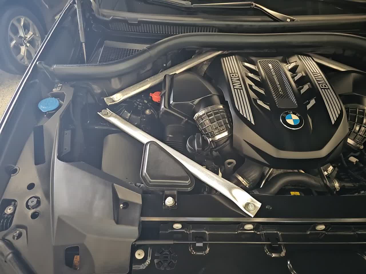 2022 BMW X5 M50i AWD