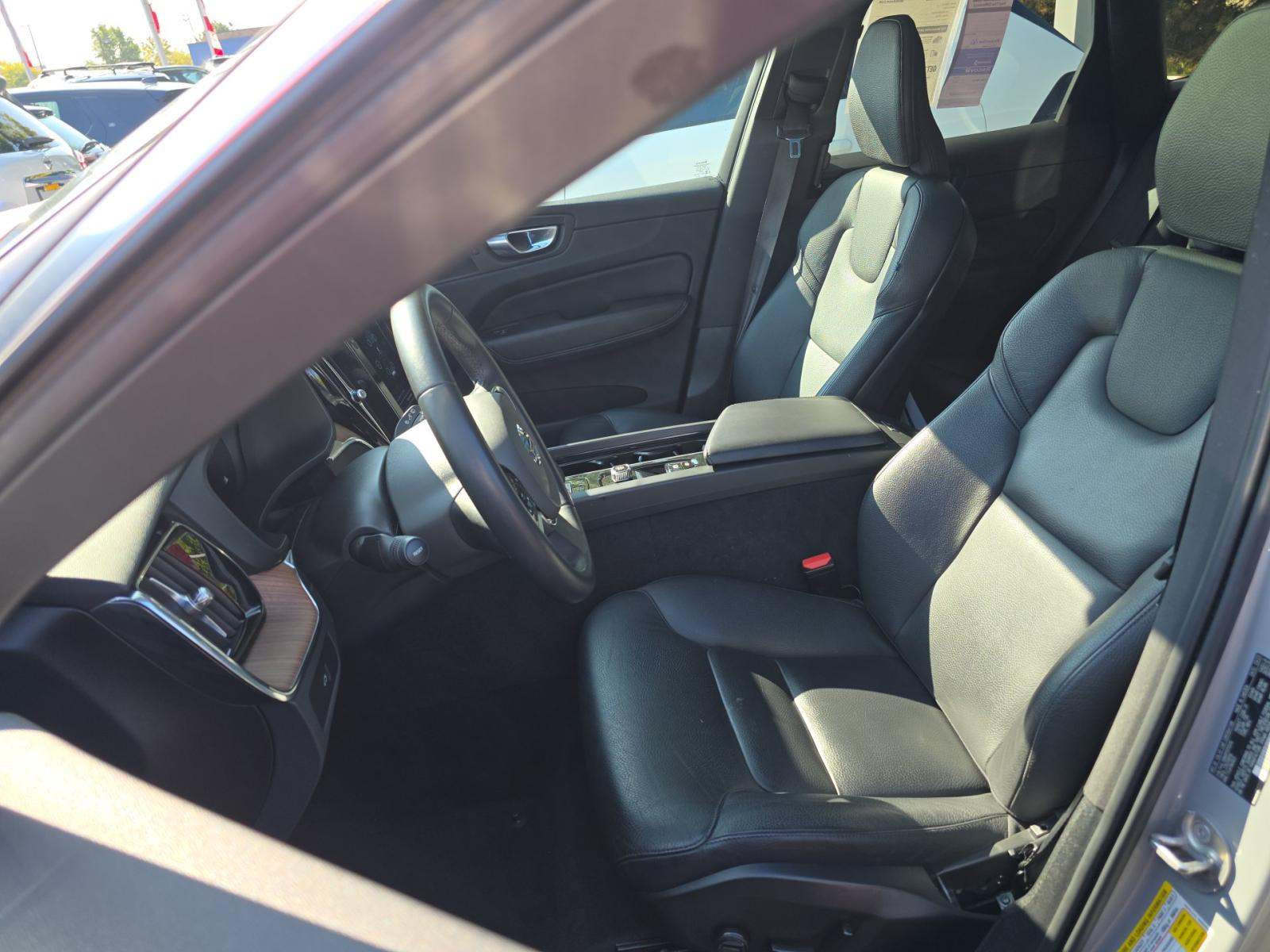 2023 Volvo XC60 B5 Plus AWD