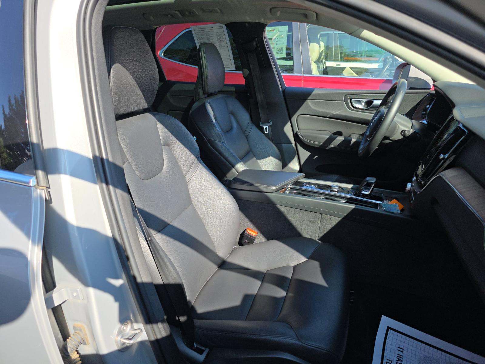 2023 Volvo XC60 B5 Plus AWD