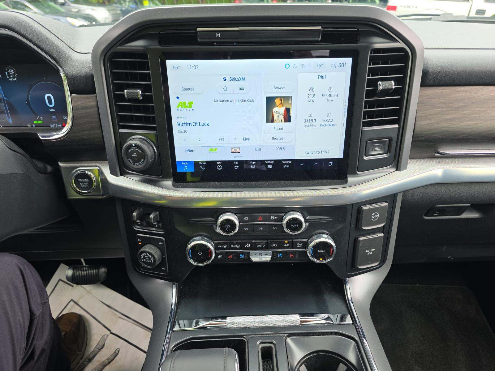 2025 Ford F-150 Hybrid Lariat AWD