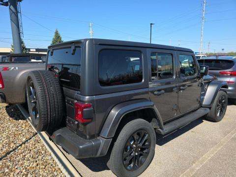 JEEP 4XE SAHARA - 3