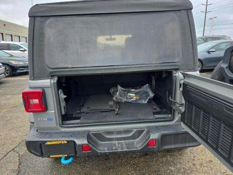 JEEP 4XE SAHARA - 10